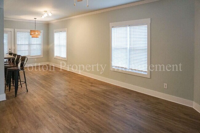 Building Photo - 2310 Wrightsville Ave