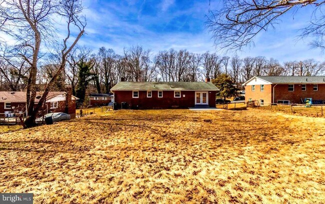Building Photo - 5810 Rehling St