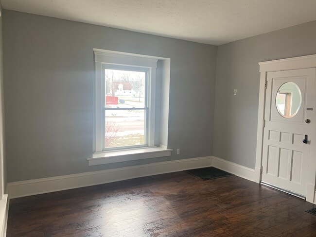 Building Photo - 287 5th St NE