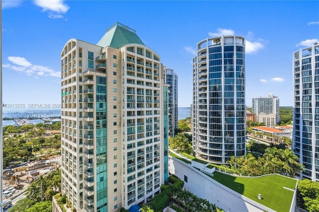 Building Photo - 3350 SW 27th Ave