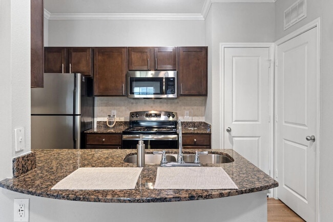 Building Photo - 5511 Pecan Spgs Rd