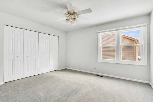 Building Photo - 1000 Cumberland Ln