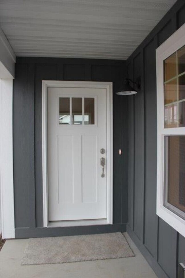 Building Photo - 710 N 12th St