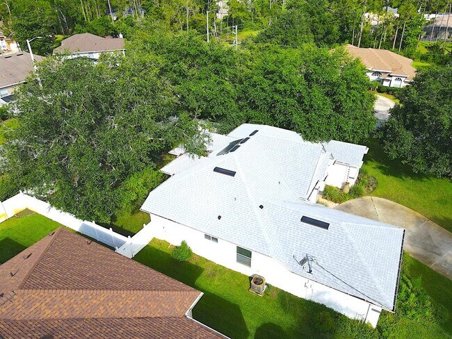 Building Photo - 27 Empress Ln