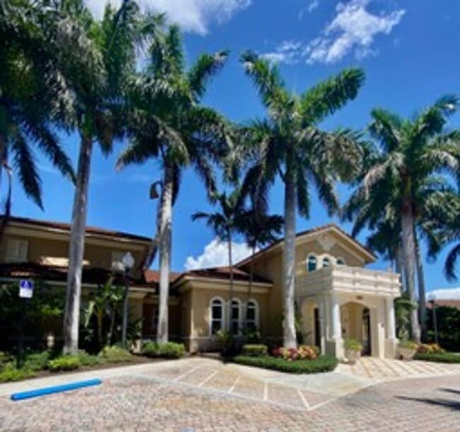 Building Photo - Boynton Beach Condominium