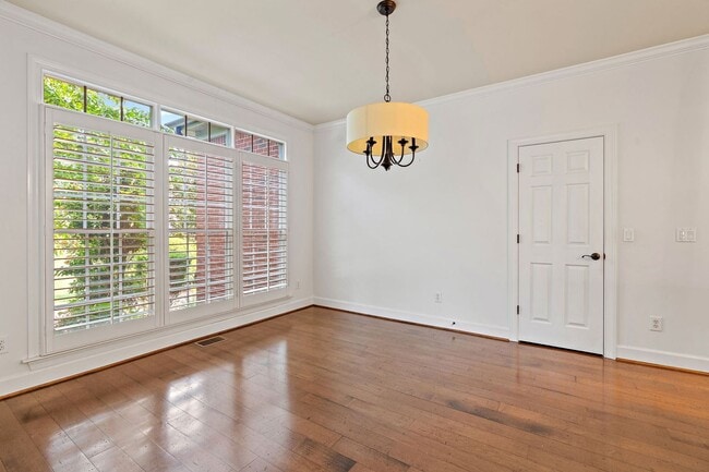 Building Photo - 298 Gillette Dr