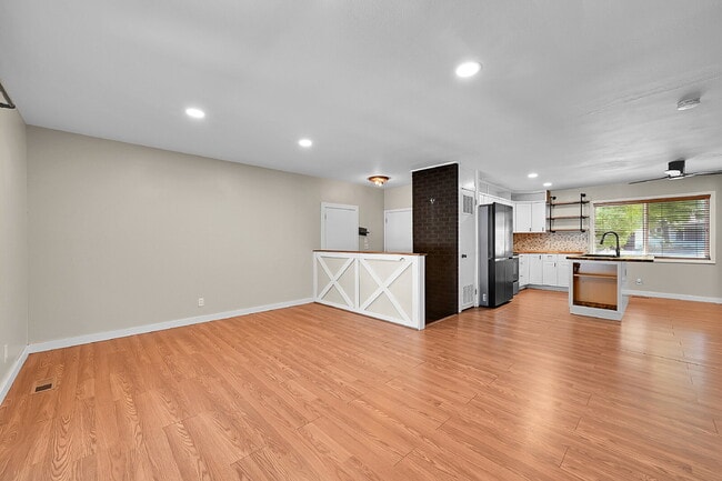 Building Photo - $1,995.00 - 3 Bedrooms, 2 Bathrooms, Single Family Home in Colorado Springs with Fenced Yard!