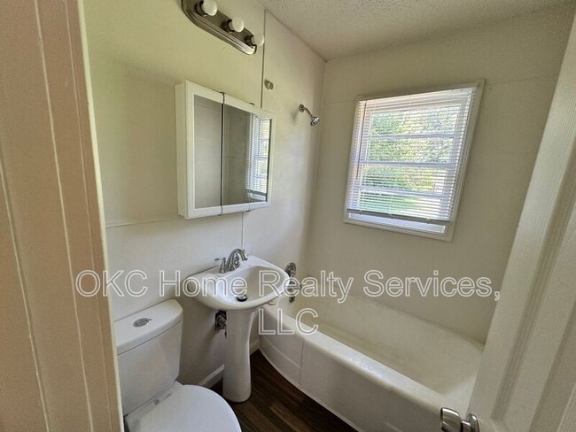Building Photo - 4117 N Libby Ave