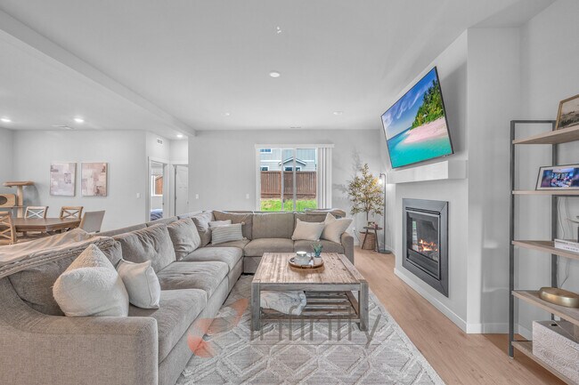 Building Photo - 8943 SW Vermillion Dr