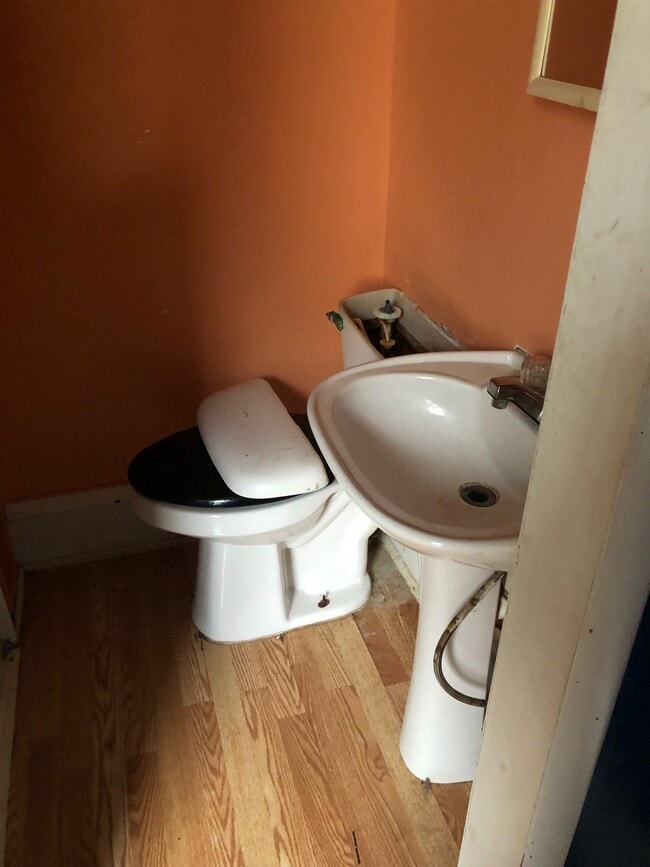 Building Photo - 610 Pine St