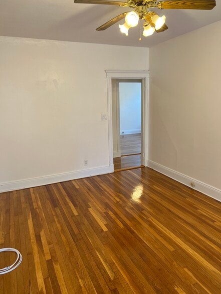 Building Photo - 124 Sutherland Rd
