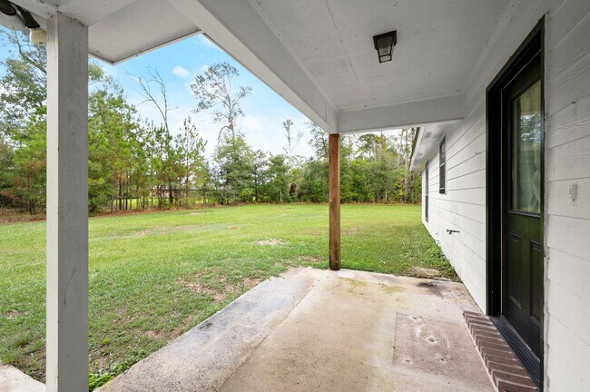 Building Photo - 32590 Weiss Rd