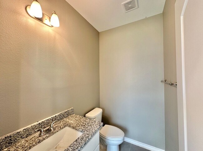Building Photo - 6213 Villa Rosa Way