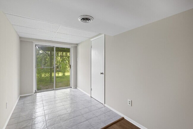 Building Photo - 916 Pentwood Ct