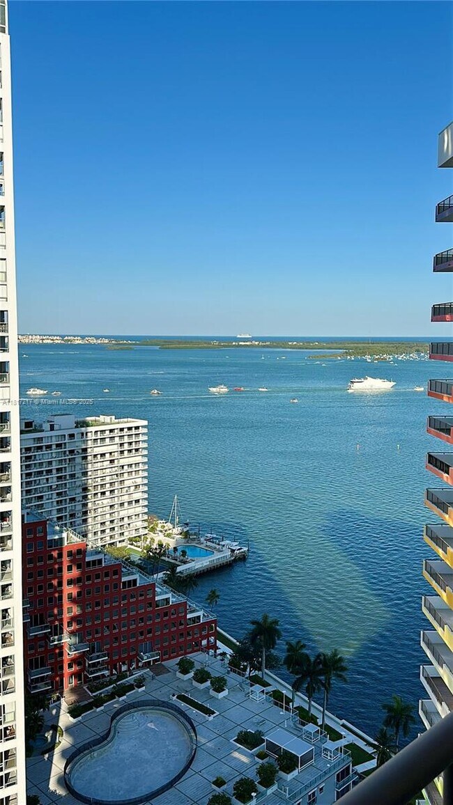 Building Photo - 1581 Brickell Ave