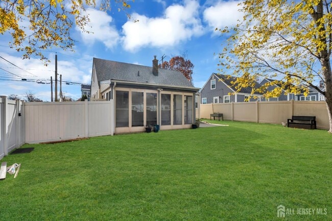 Building Photo - 20 Burnet St