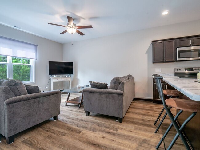 Building Photo - 355 S Stingray Ln