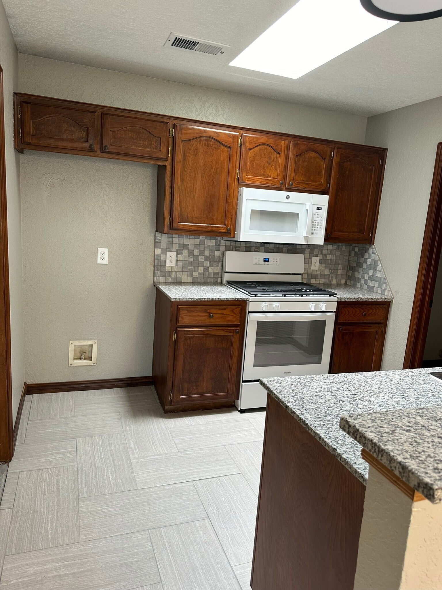 Building Photo - 2605 Briarcliff Dr