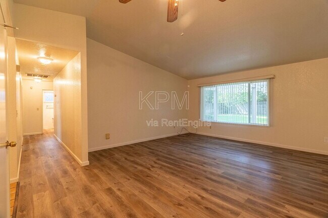 Building Photo - 9717 Treetop Dr