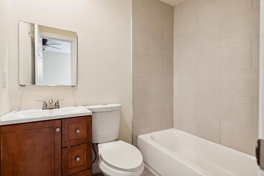 Building Photo - 1714 Fontain St