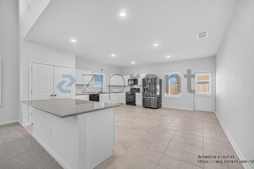 Building Photo - 8303 Kettles Rdg