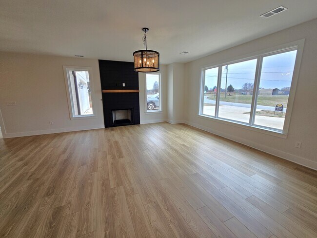 Building Photo - 3400 Pennington Rd