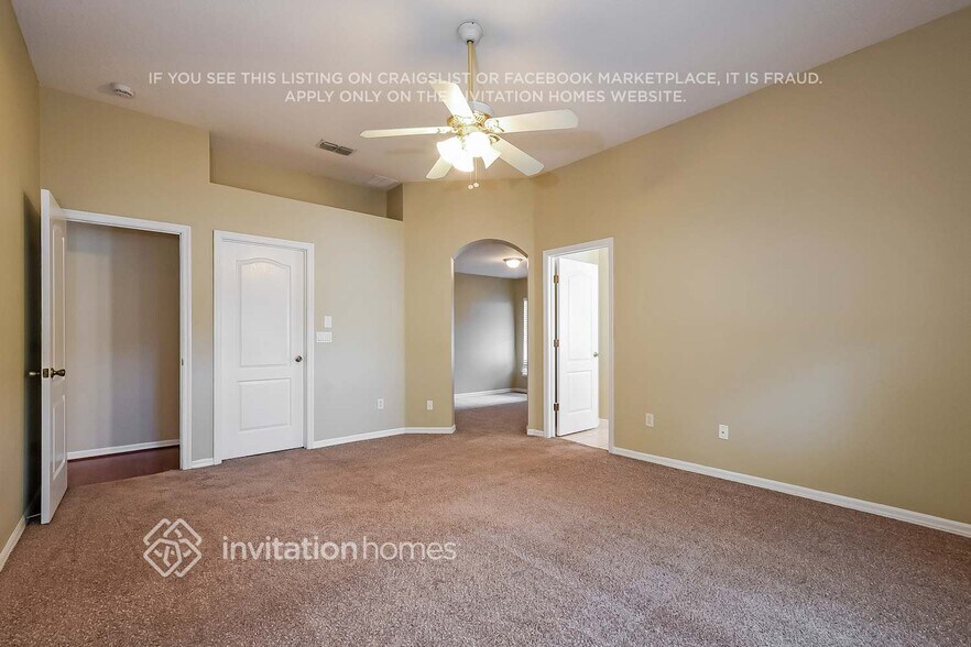 Building Photo - 2055 Golden Ivy Way