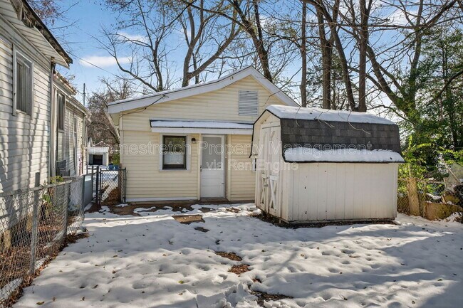 Building Photo - 5459 Hamilton Ave