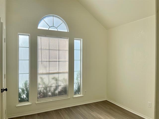 Building Photo - 517 Meadowcrest Dr