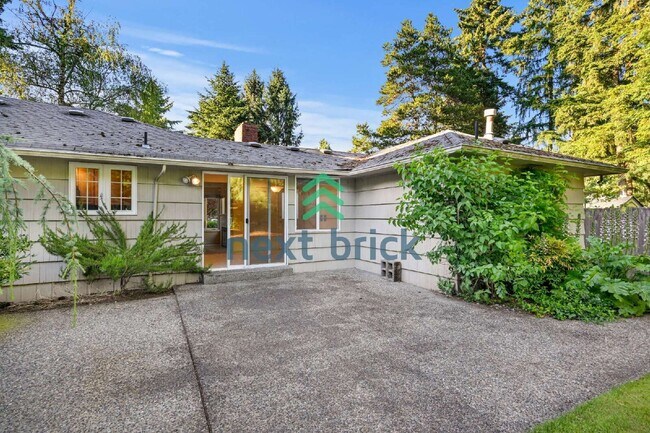 Building Photo - Charming 2-Bedroom Retreat in Bellevue - Cozy Comfort Awaits!