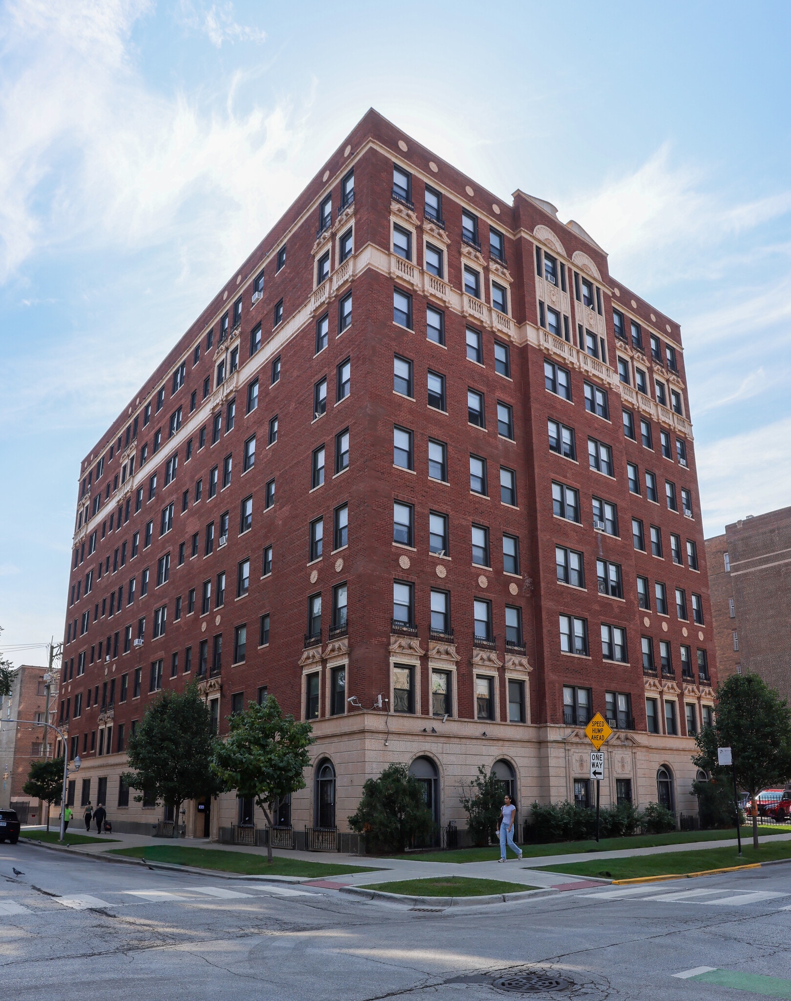 Building Photo - 1108 W Rosemont Ave