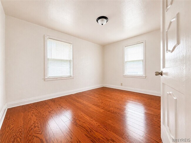 Building Photo - 3225 Belden Pl