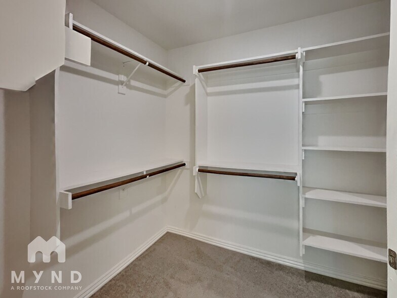 Building Photo - 5807 SW Teppee Ave