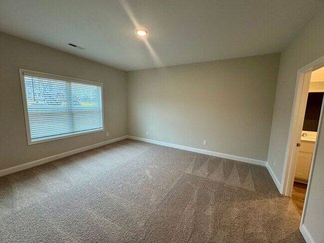 Building Photo - New Construction and over 3,500 of square footage!