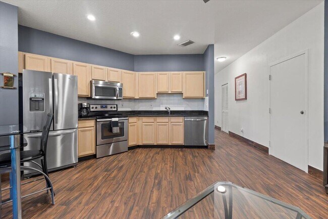 Building Photo - 9862 Perfect Dr