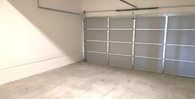 Building Photo - 81 Auburn Wds Dr