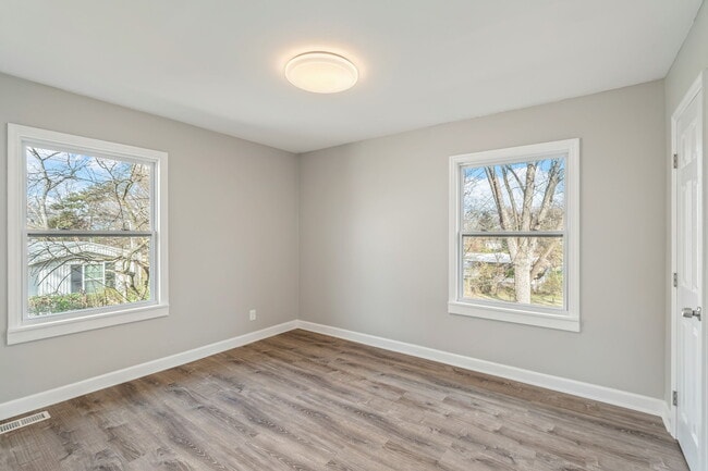 Building Photo - 3658 Tarbett Rd