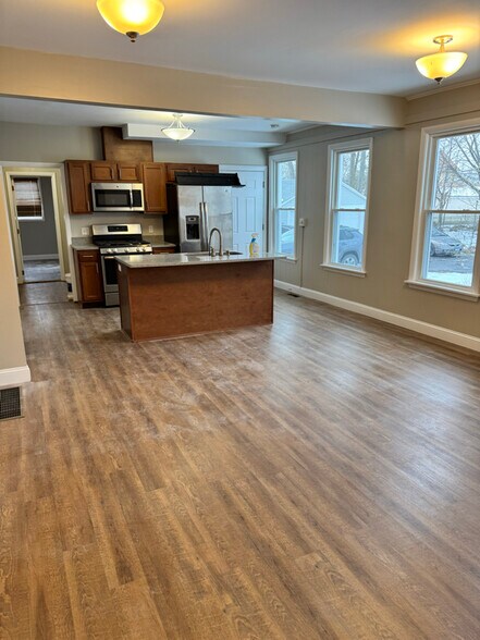 Building Photo - 144 Geddes Terrace