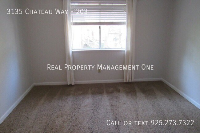 Building Photo - 3135 Chateau Way