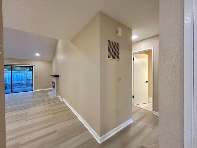 Building Photo - Serene 2 Bed, 2 Bath Updated Hidden Gem!