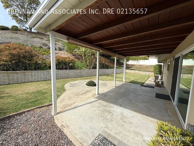 Building Photo - 3 bed 2 bath, Fletcher Hills, View, All Ap...