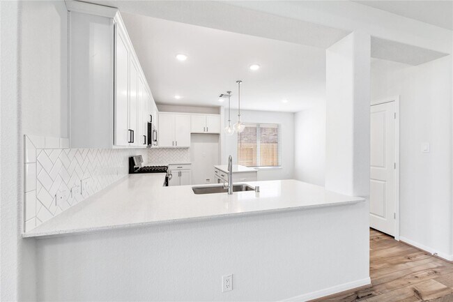 Building Photo - 208 Cambria Green Ln