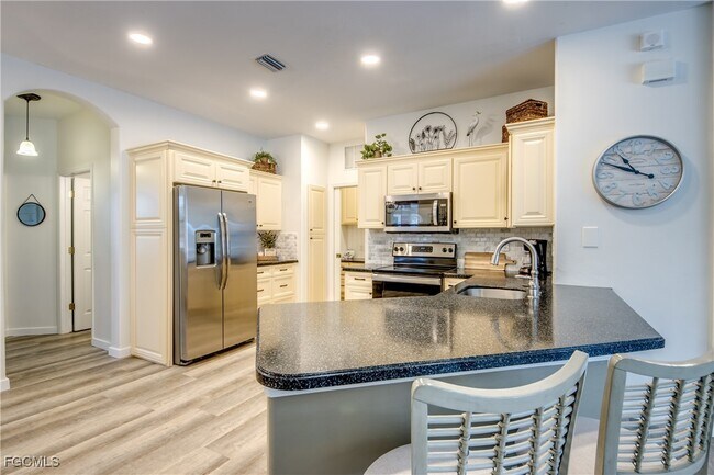 Building Photo - 10519 Diamante Way