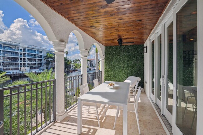 Building Photo - 55 Isle of Venice Dr