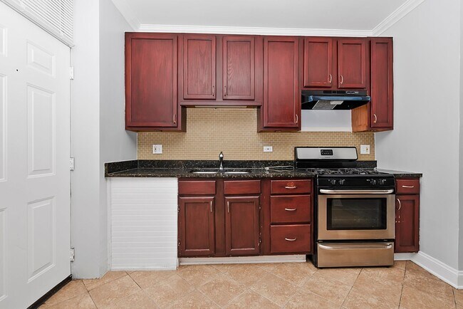 Building Photo - 7217 S Yates Blvd