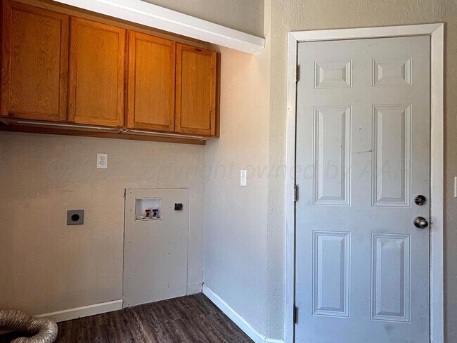 Building Photo - 5102 Benton Dr