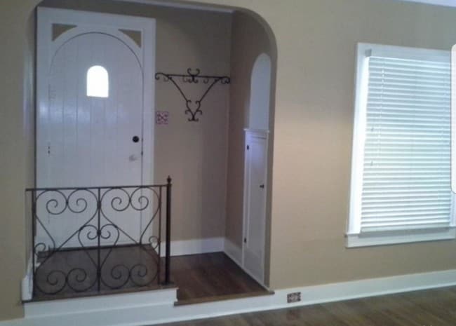 Building Photo - 323 Furr Dr