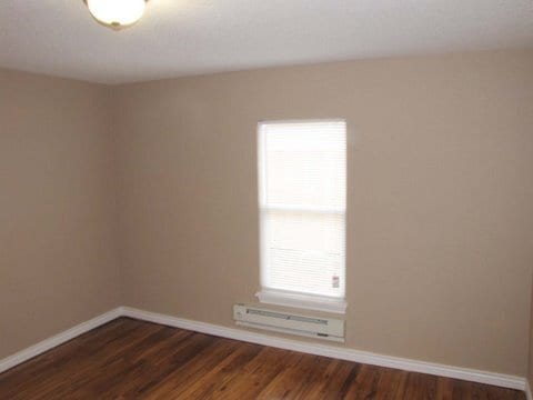Building Photo - 2 BEDROOM, 1 BATHROOM SINGLE FAMILY HOME C...