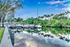 Building Photo - 3401 N Country Club Dr