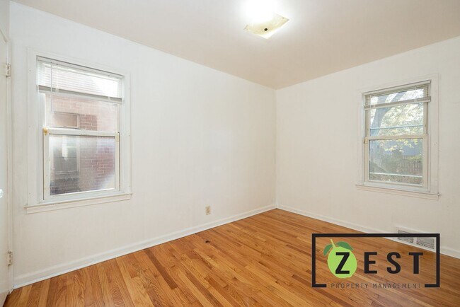 Building Photo - 2 BED 1 BATH SINGLE FAMILY HOME OPEN HOUSE...